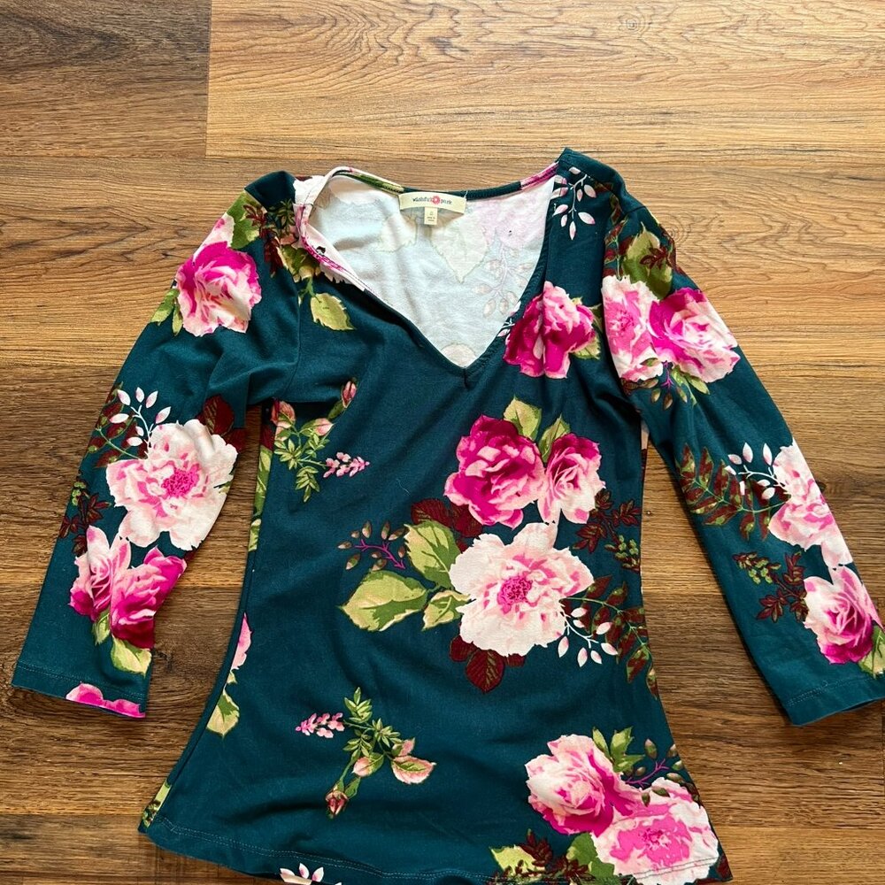 Wishful Park Women's Long-sleeved floral tee size small